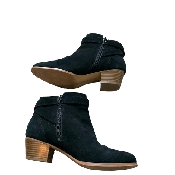 Gianni Bini Black Suede Heeled Booties Size - Picture 1 of 7